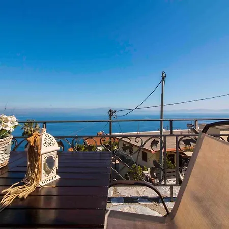 Laconian Collection Malvazios Studio Apartment Gythio