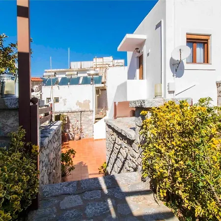 Laconian Collection Malvazios Studio Apartment Gythio